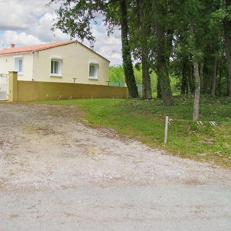 Appartement Charmant A Breuillet Avec Jardin Spacieux Kültér fotó