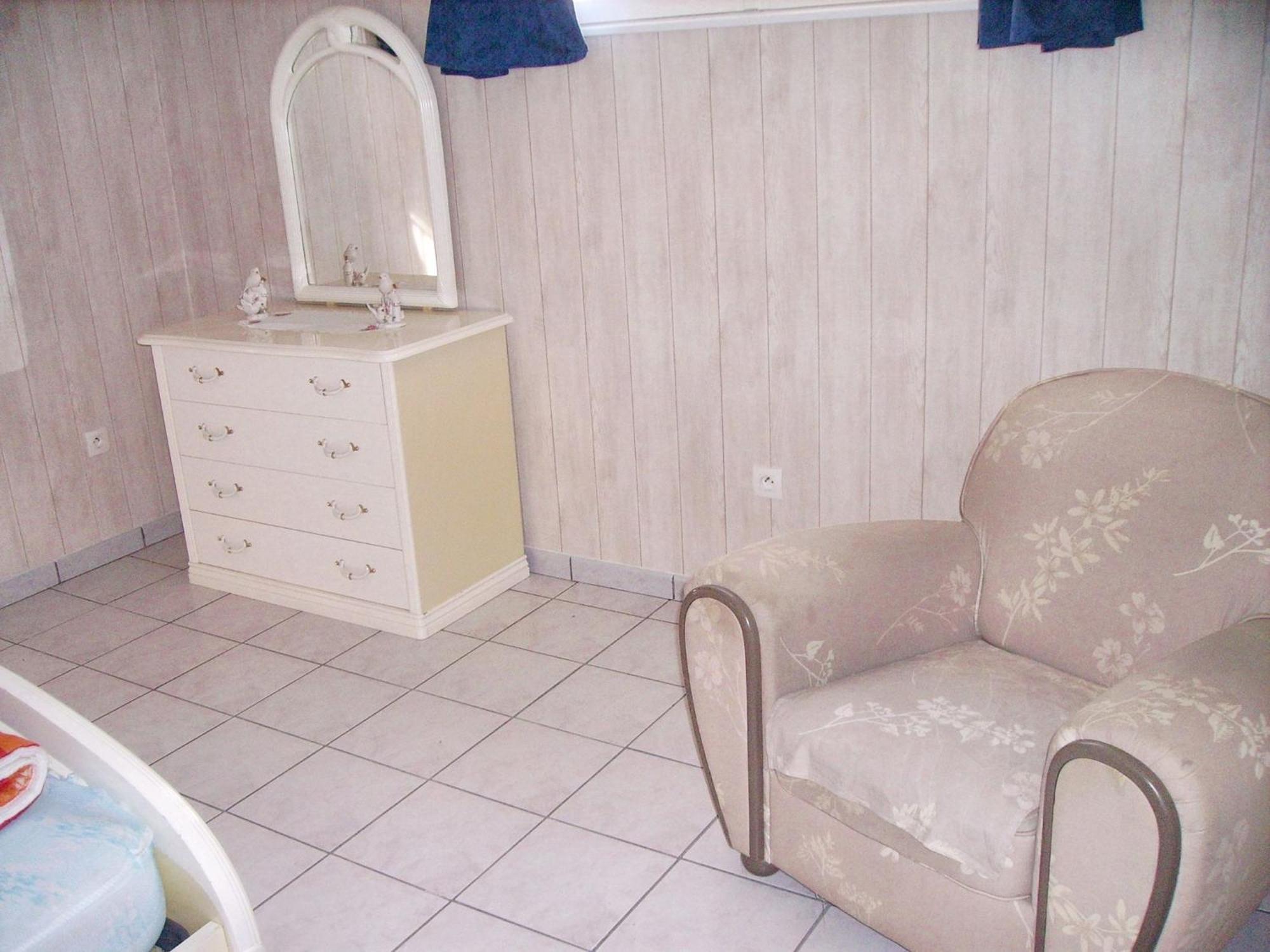 Appartement Charmant A Breuillet Avec Jardin Spacieux Kültér fotó