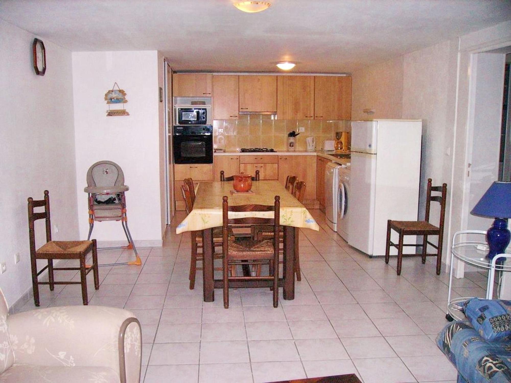 Appartement Charmant A Breuillet Avec Jardin Spacieux Kültér fotó